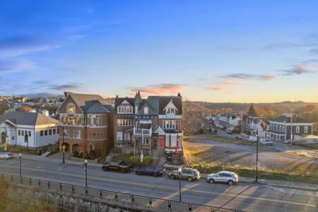 Ferienwohnung Charming Studio-Panoramic View-Your Pittsburgh Sanctuary Exterior foto