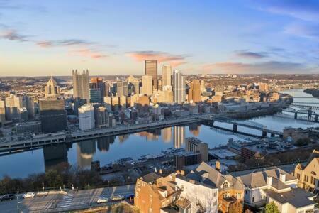Ferienwohnung Charming Studio-Panoramic View-Your Pittsburgh Sanctuary Exterior foto