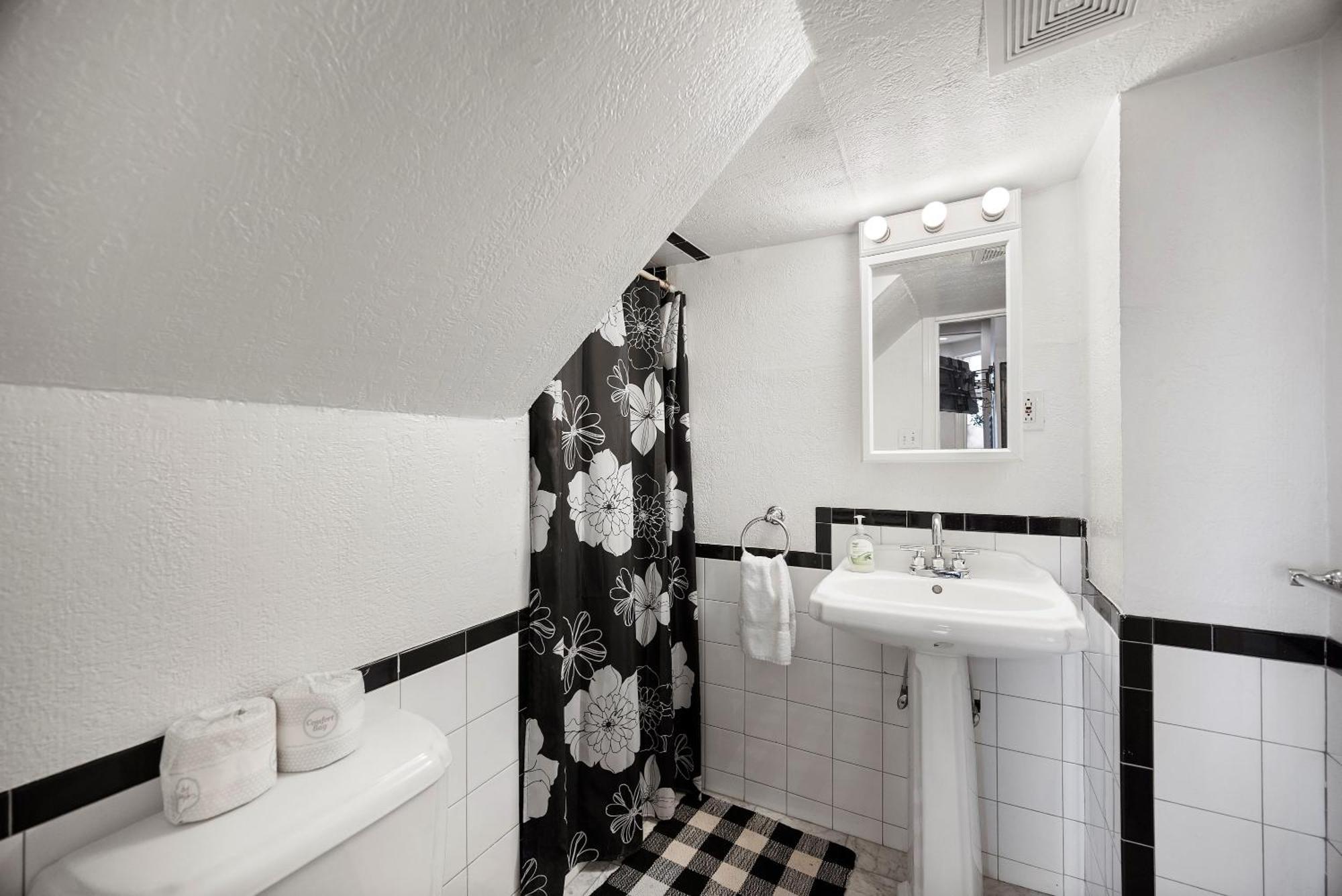 Ferienwohnung Charming Studio-Panoramic View-Your Pittsburgh Sanctuary Exterior foto