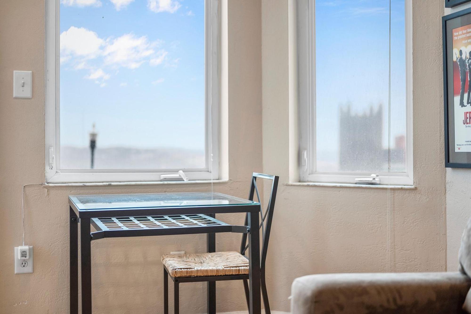 Ferienwohnung Charming Studio-Panoramic View-Your Pittsburgh Sanctuary Exterior foto