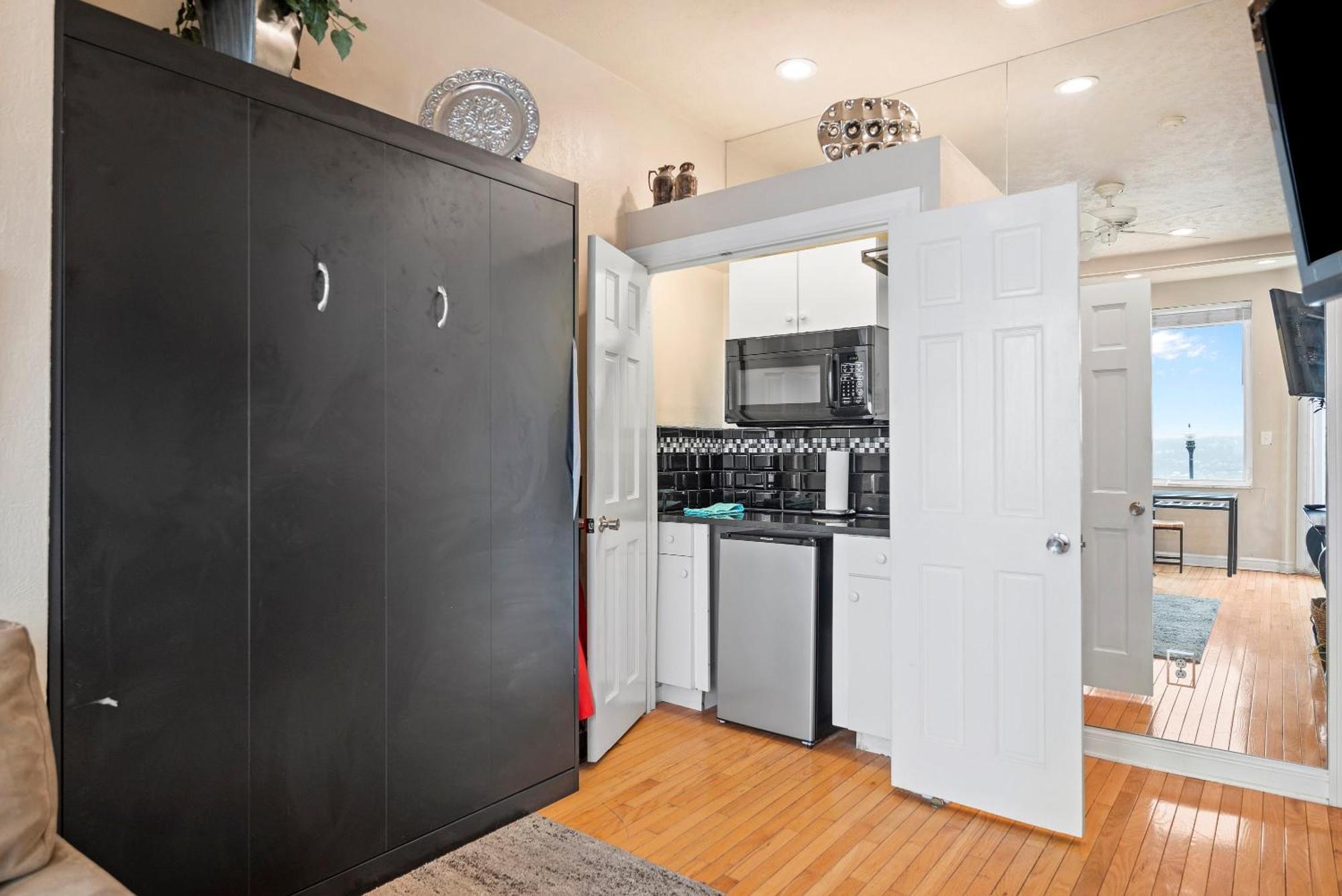 Ferienwohnung Charming Studio-Panoramic View-Your Pittsburgh Sanctuary Exterior foto