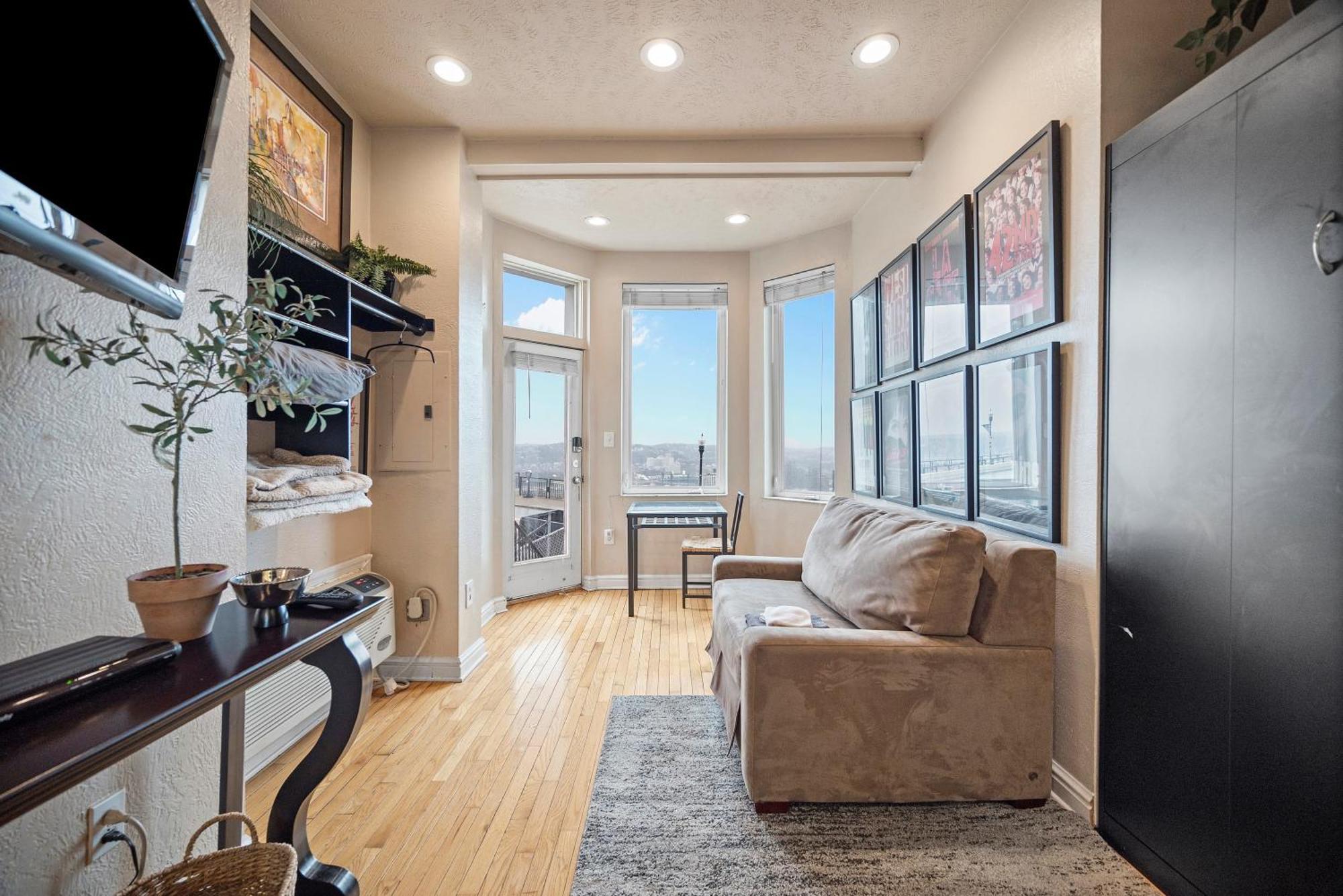 Ferienwohnung Charming Studio-Panoramic View-Your Pittsburgh Sanctuary Exterior foto