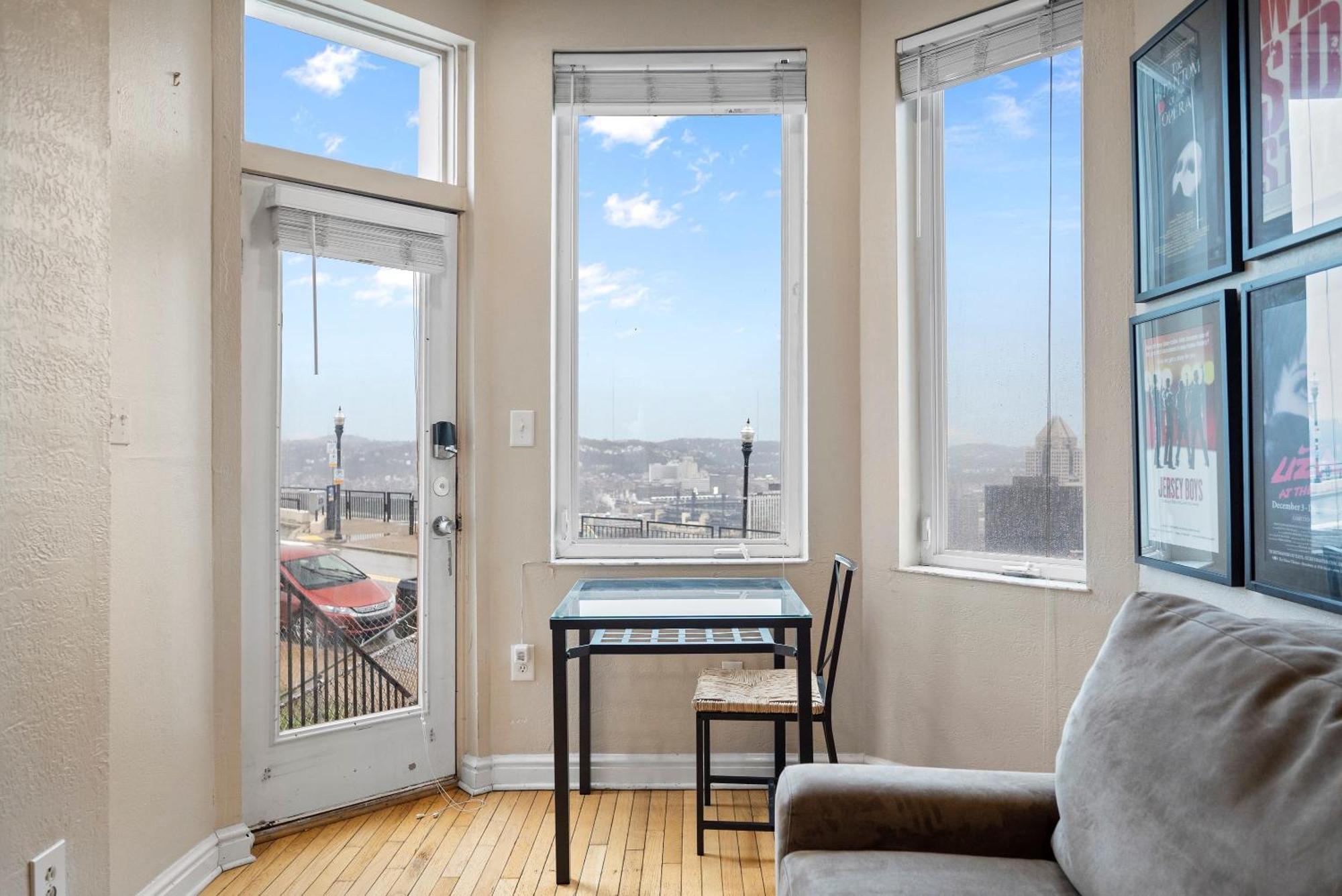 Ferienwohnung Charming Studio-Panoramic View-Your Pittsburgh Sanctuary Exterior foto
